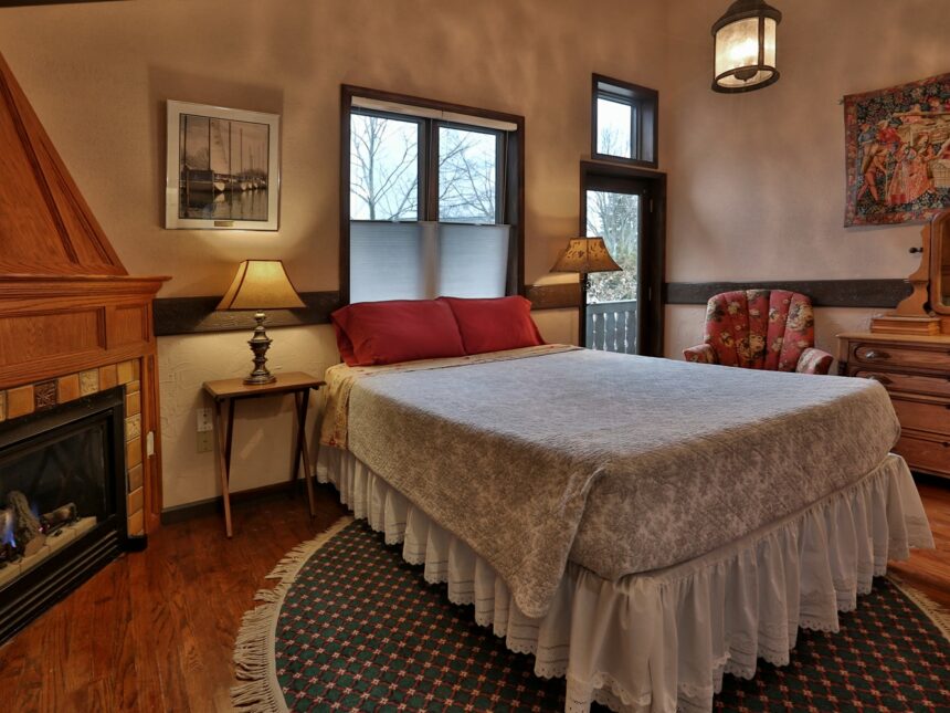 Guest Rooms | Stone Chalet B&B And Inn | Ann Arbor