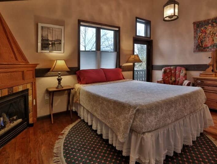 Parsonage Rooms | Ann Arbor | Stone Chalet Bed And Breakfast Inn And ...